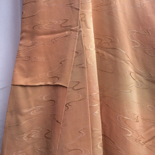 Vintage Japanese Kimono Pure Silk Peach Kawa River Pattern Embroidery Kimono - Collar Kawa River Pattern Detail