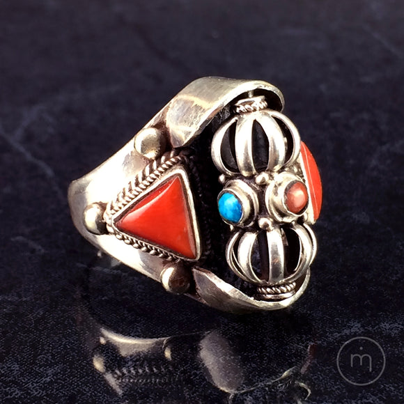 Nepalese Sterling Silver Spinning Tibetan Dorje / Vajra Ring - 3/4 view