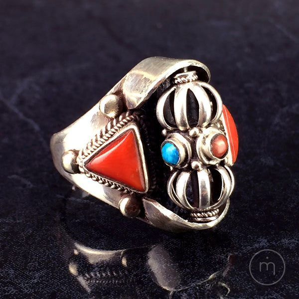 Nepalese Sterling Silver Spinning Tibetan Dorje / Vajra Ring - 3/4 view