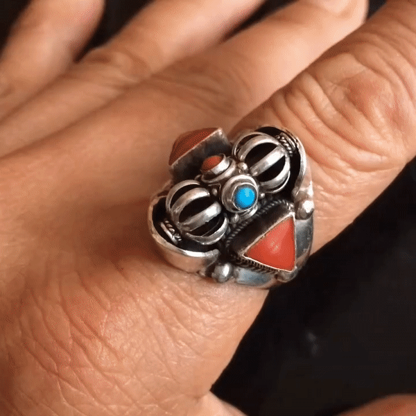 Nepalese Sterling Silver Spinning Tibetan Dorje / Vajra Ring - spinning